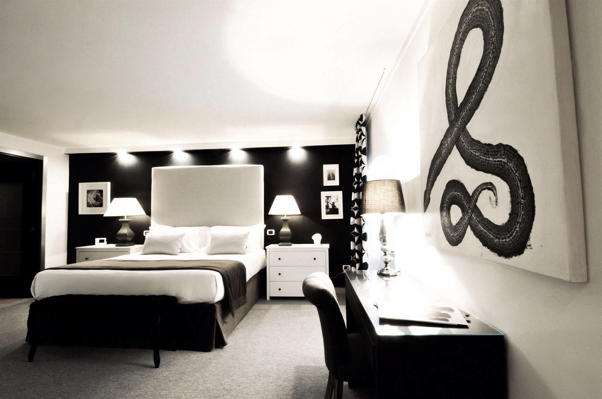 Bed and Breakfast The Royals Experience à Naples Extérieur photo