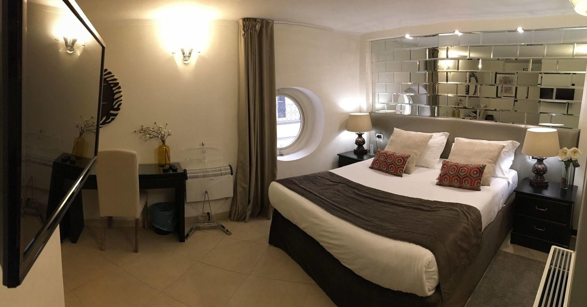 Bed and Breakfast The Royals Experience à Naples Extérieur photo