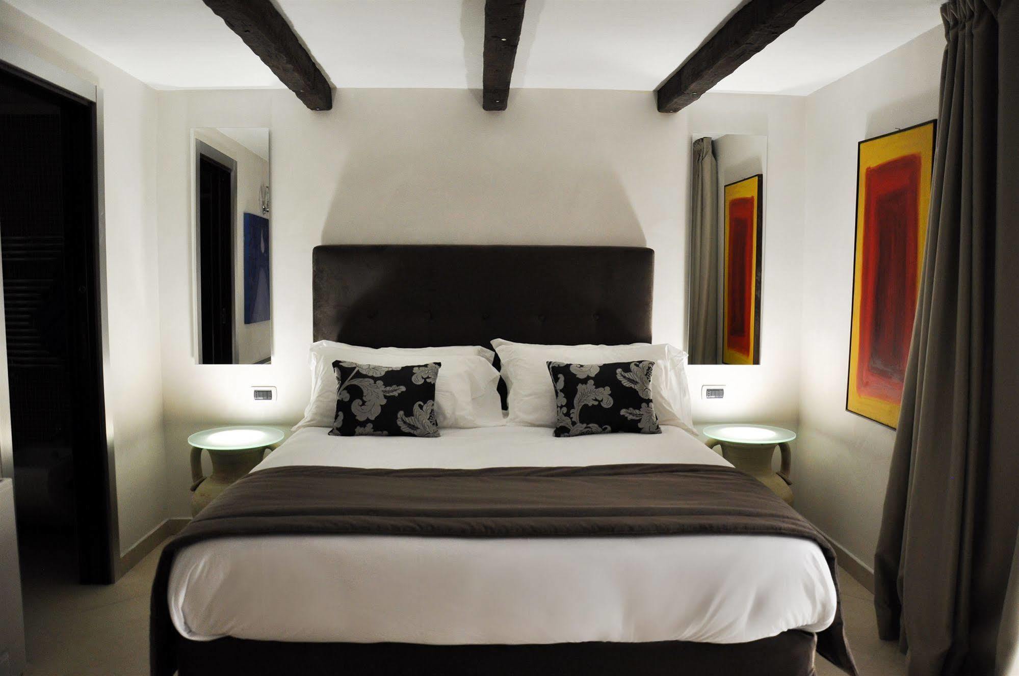 Bed and Breakfast The Royals Experience à Naples Extérieur photo