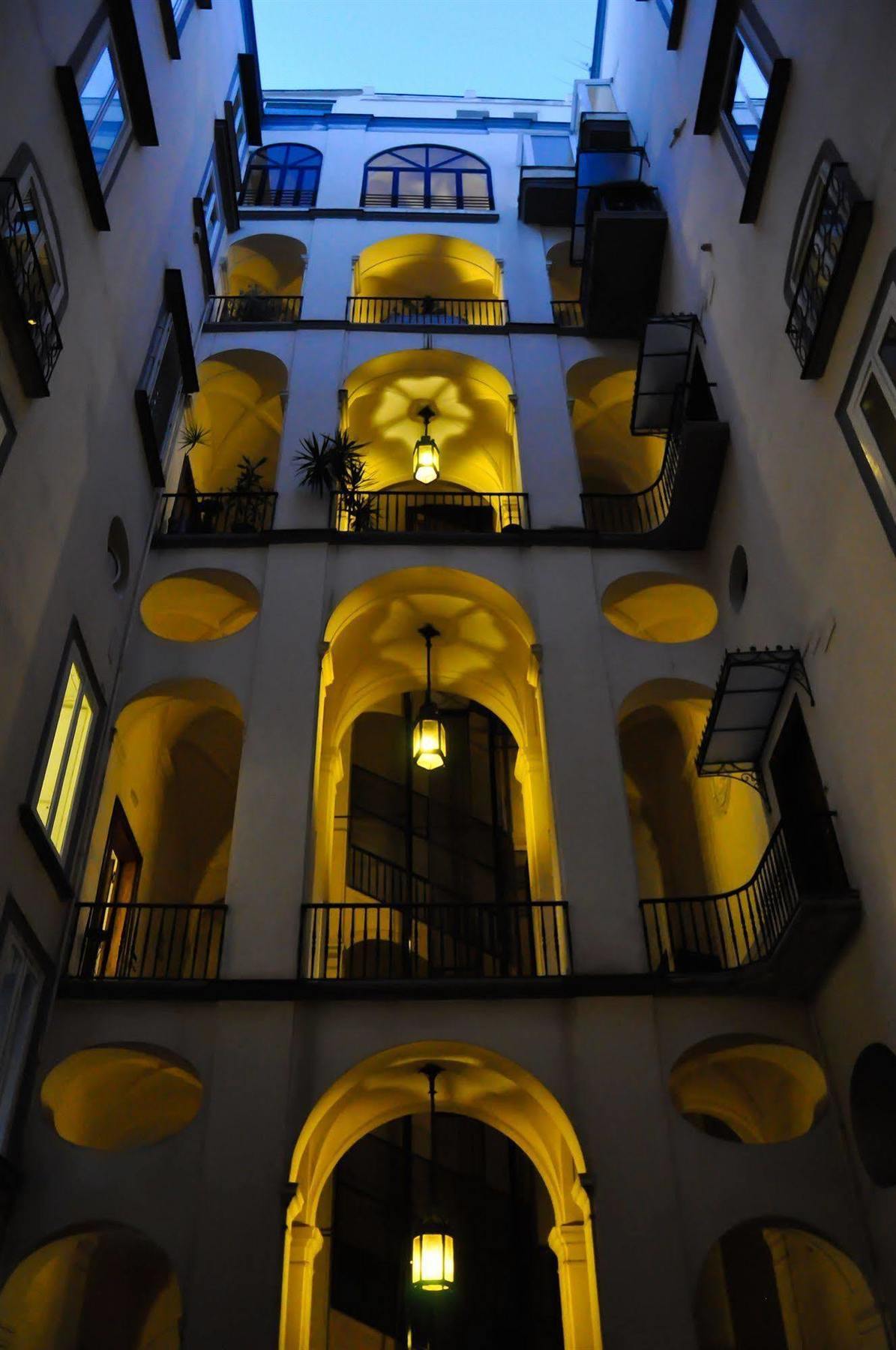 Bed and Breakfast The Royals Experience à Naples Extérieur photo
